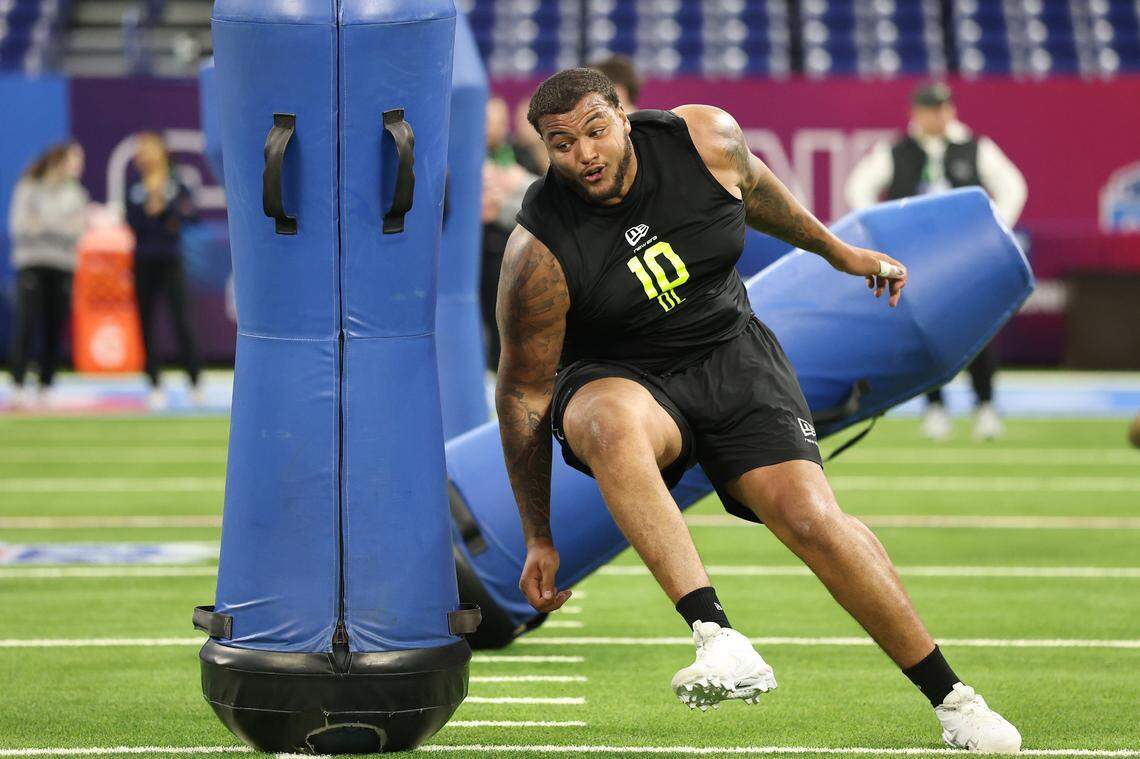 Deven Eastern of the Minnesota Golden Gophers participtates in a drill during the 2026 NFL Scouting Combine at Lucas Oil Stadium on February 26, 2026 in Indianapolis, Indiana. (Photo by Stacy Revere/Getty Images)