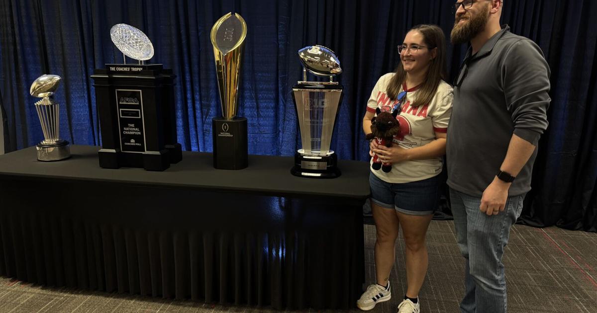 Hoosiers celebrate historic IU football season as trophy tour stops in southern Indiana | IU Sports