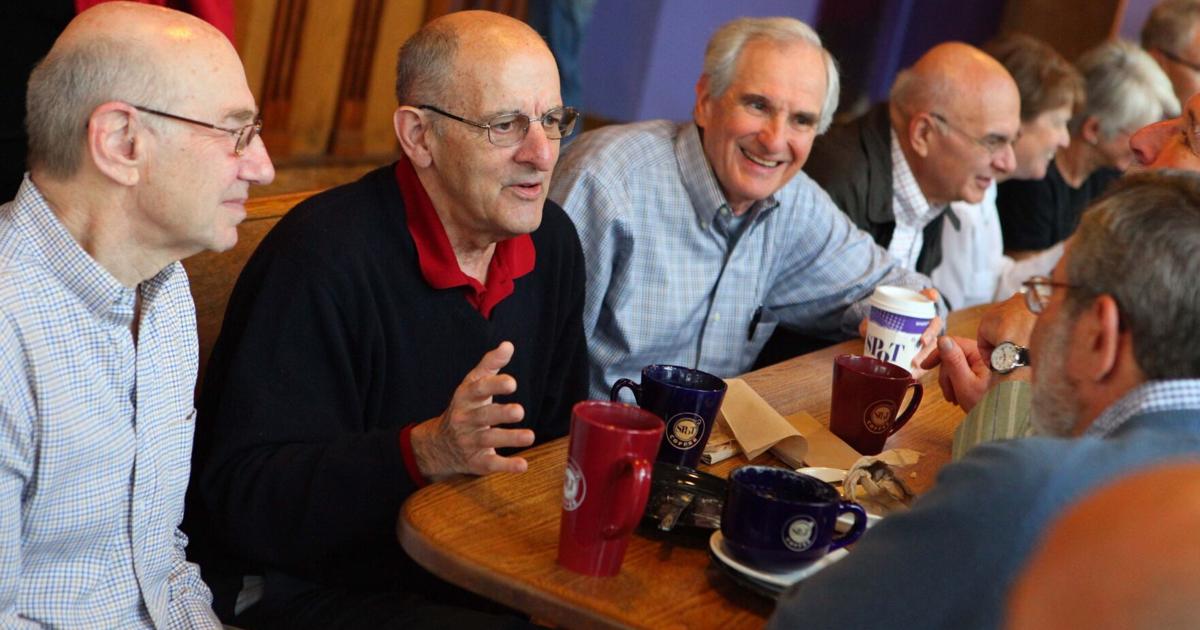 Dr. Owen G. Bossman, 89, longtime Buffalo Bills team doctor