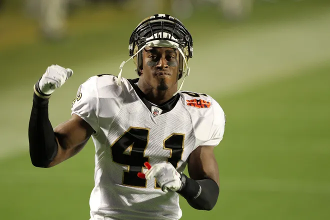MIAMI GARDENS, FL - FEBRUARY 07: Roman Harper #41 of the New Orleans Saints reacts to a play against the Indianapolis Colts during Super Bowl XLIV on February 7, 2010 at Sun Life Stadium in Miami Gardens, Florida. (Photo by Ezra Shaw/Getty Images)