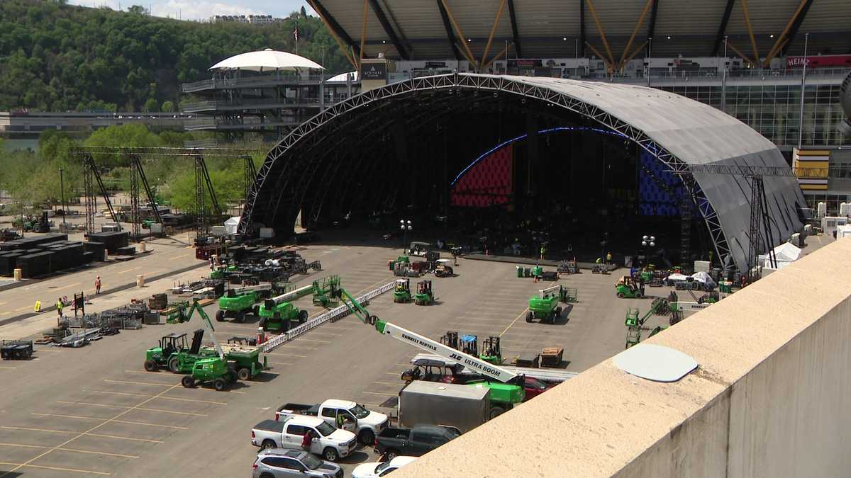 Video and audio testing underway on the NFL Draft stage
