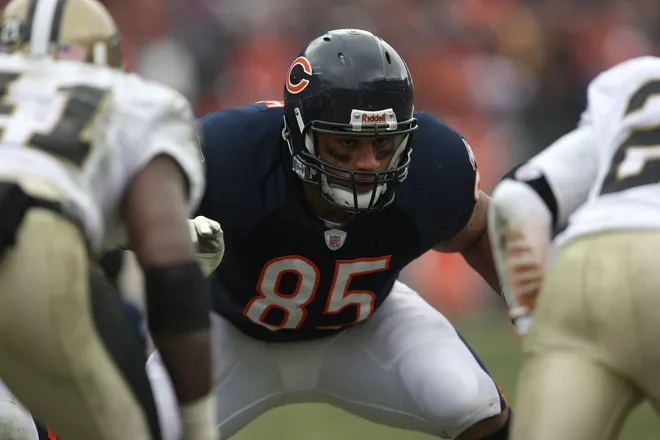 CHICAGO - DECEMBER 30: John Gilmore #85 of the Chicago Bears blocks against the New Orleans Saints at Soldier Field on December 30, 2007 in Chicago, Illinois. (Photo by Jonathan Daniel/Getty Images)