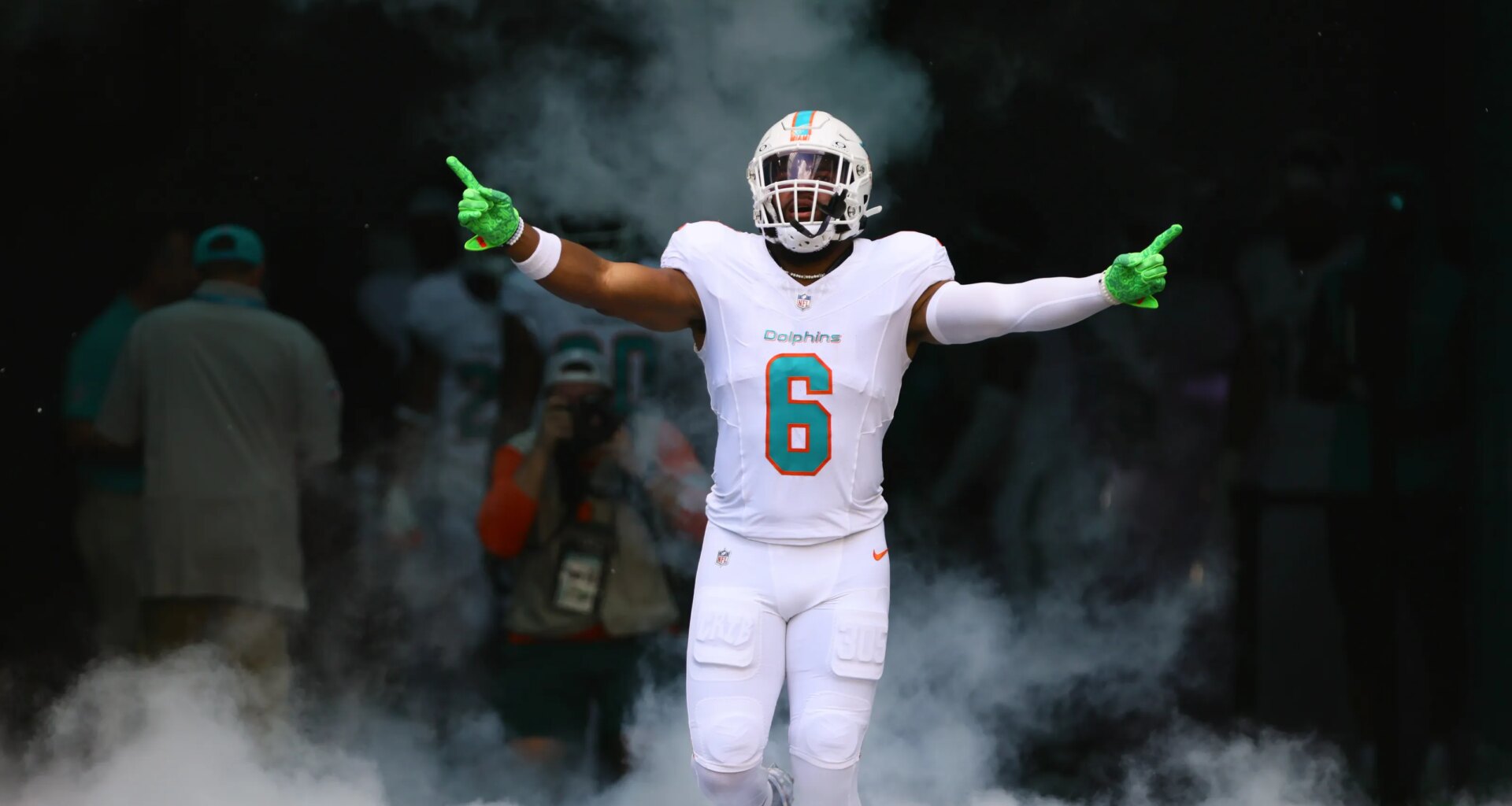 Former Dolphins LB Anthony Walker Jr. announces retirement from NFL
