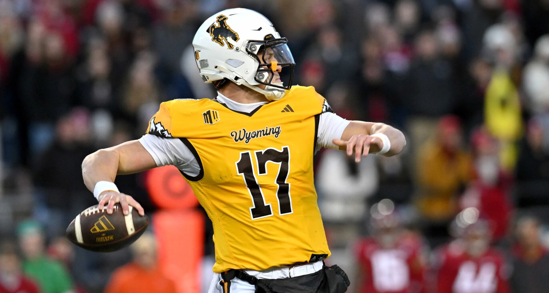 QB-turned-TE visits team ahead of NFL draft