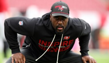 Former Bucs LB Lavonte David backs Baker Mayfield after retiring