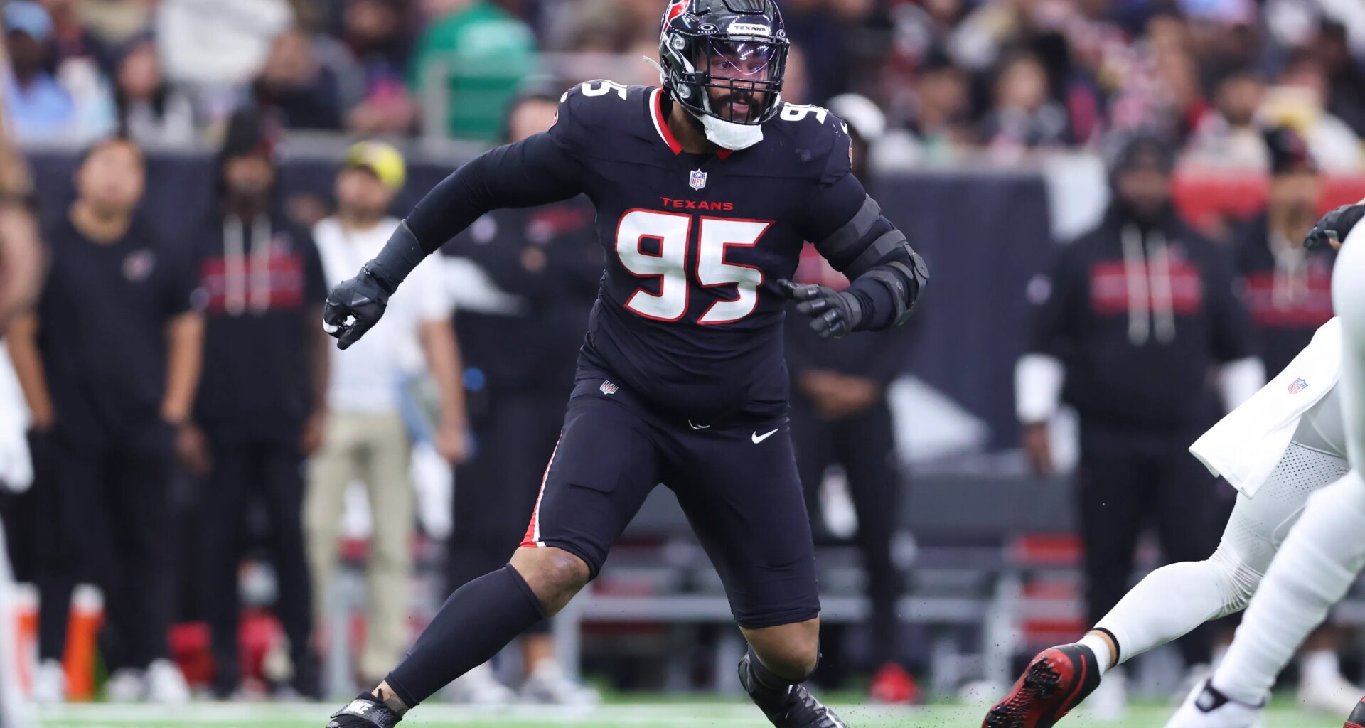 Colts named fit for DE Derek Barnett