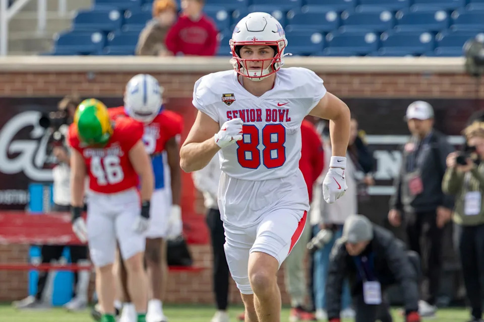 Jan 29, 2026; Mobile, AL, USA; National tight end Tanner Koziol (88) of Houston practices during National Senior Bowl practice at Hancock Whitney Stadium. Mandatory Credit: Vasha Hunt-Imagn Images