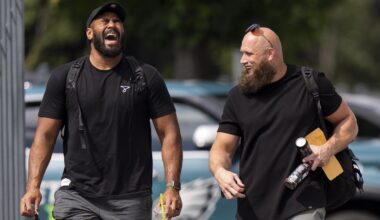 Eagles' Jordan Mailata Officiates Lane Johnson's Wedding in New Photo