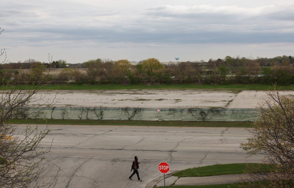 Bears stadium deal slowly churns through Illinois legislature
