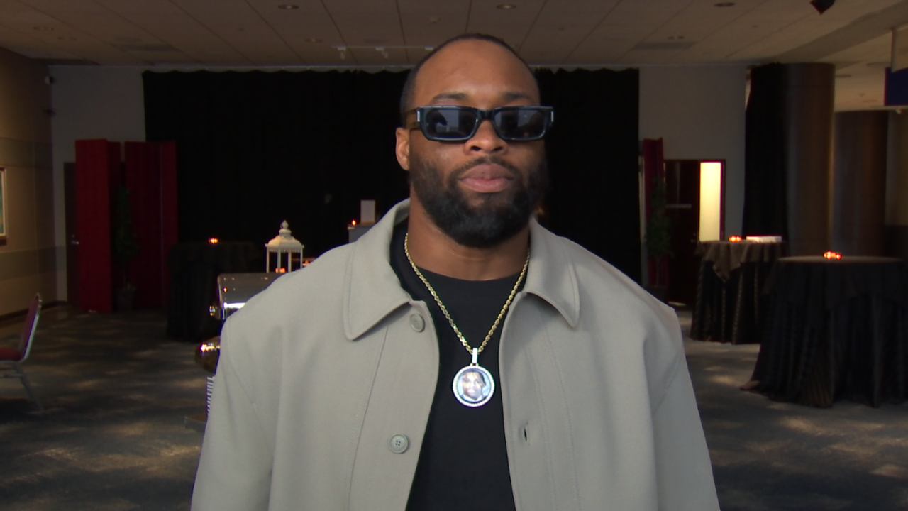 Bills running back Ray Davis shares his story of homelessness and foster care at Villa of Hope fundraiser