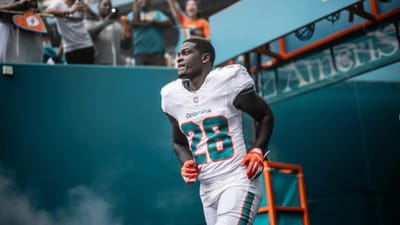 De’Von Achane’s absence from the Dolphins' workout raises questions of contract negotiations with the franchise. (Instagram)