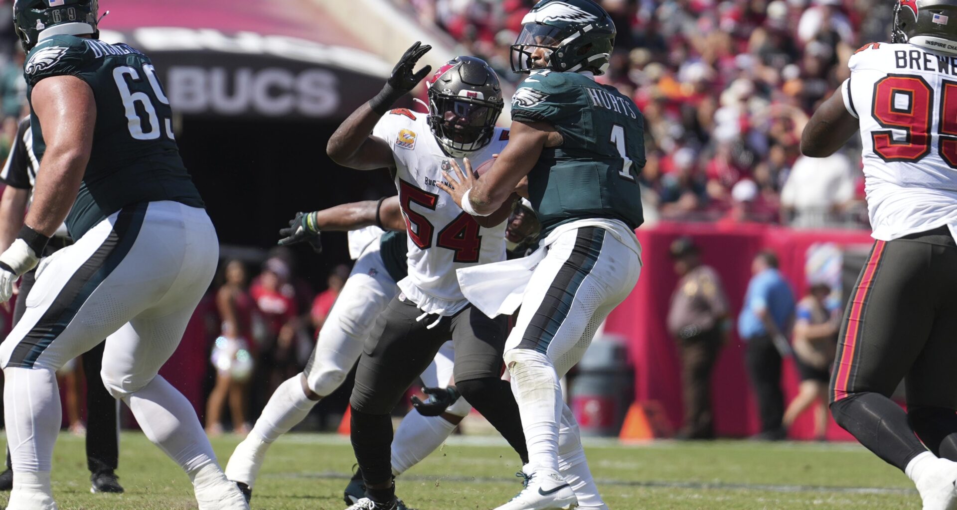 Eagles' Jalen Hurts Shaded by Bucs Legend Lavonte David in Video, 'Never a Guy We Worried About'