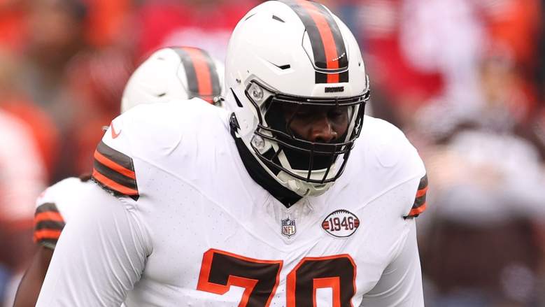 Dawand Jones #79 of the Cleveland Browns