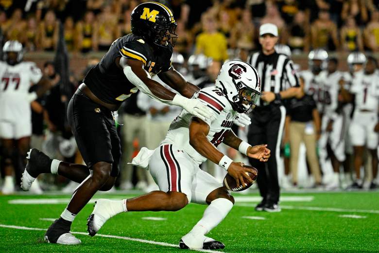 Falcons Meet with 6-Foot-6, 260-Pound Edge Rusher as Potential James Pearce Jr. Replacement Ahead of NFL Draft