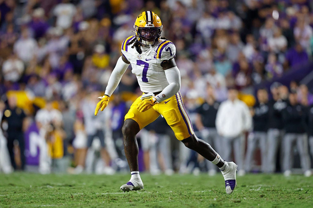 BATON ROUGE, LOUISIANA - OCTOBER 25: Linebacker Harold Perkins Jr. #7 of the LSU Tigers defends during the first half of a game against the Texas A&M Aggies at Tiger Stadium on October 25, 2025 in Baton Rouge, Louisiana. (Photo by Tyler Kaufman/Getty Images)