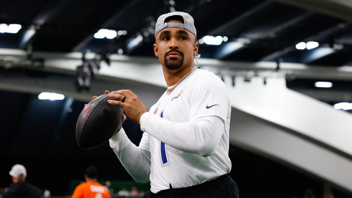 Eagles’ Jalen Hurts welcomes Artemis II crew home – NBC10 Philadelphia