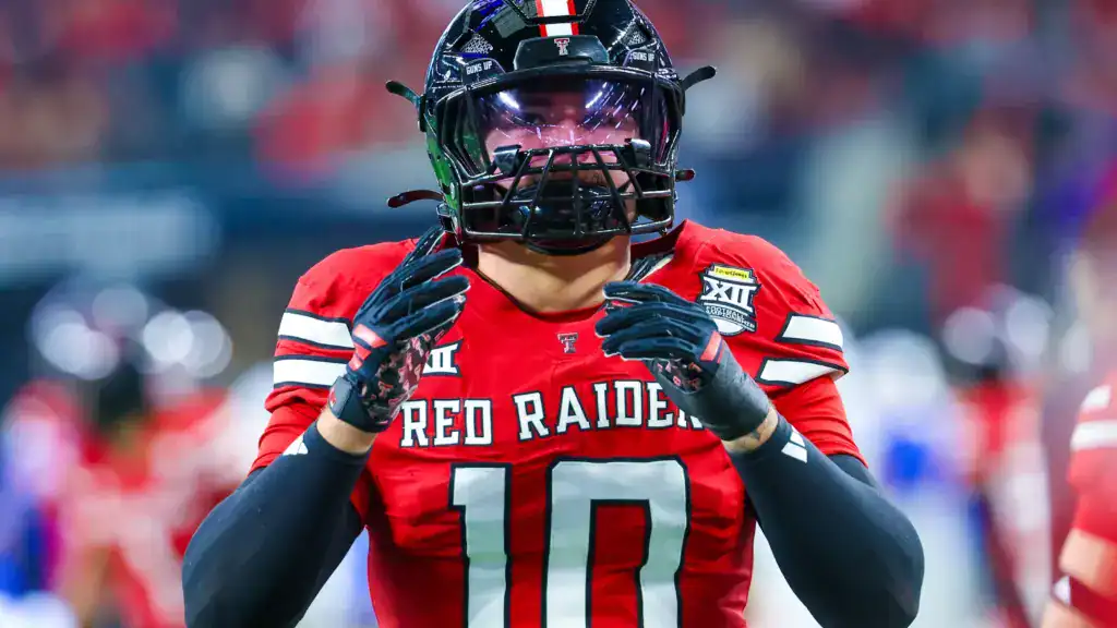Dallas Cowboys Mock Draft option Texas Tech linebacker gets set before the snap