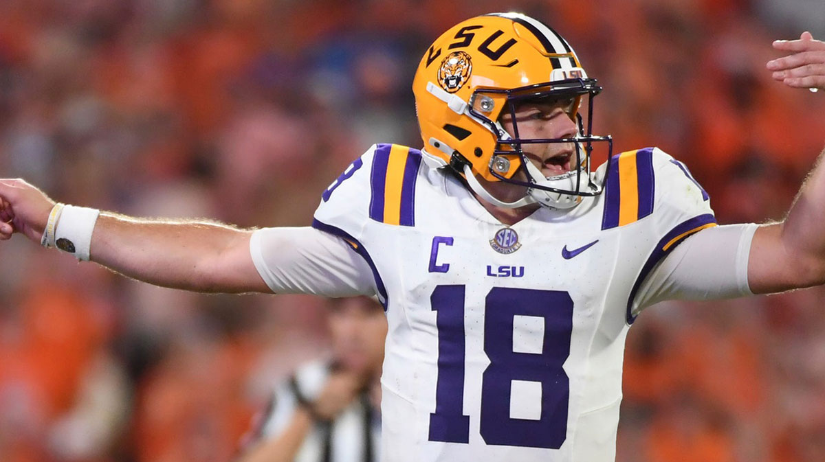 LSU Tigers quarterback Garrett Nussmeier (18) yells down field Saturday, Aug. 30, 2025 during the NCAA football game against the Clemson Tigers at Memorial Stadium