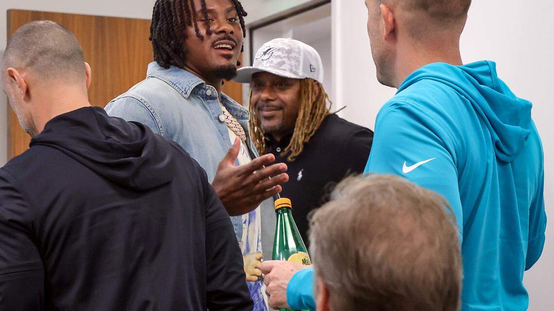 Dolphins’ coach, GM explain appeal of Willis, other issues