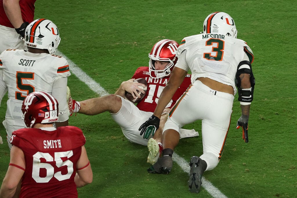 Pewter Pulse: Bucs Draft Crushes – Sr'S Top 5 On Defense 2 Miami Edge Rusher Akheem Mesidor And Indiana Qb Fernando Mendoza Bucs