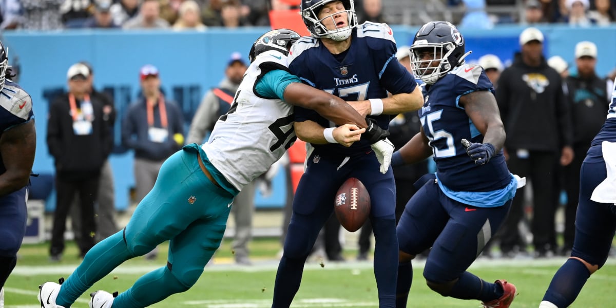 Jaguars sign DE Travon Walker to extension