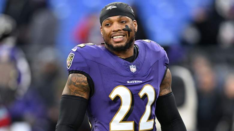 Derrick Henry #22 of the Baltimore Ravens looks on before the game against the Cleveland Browns at M&T Bank Stadium on January 04, 2025 in Baltimore, Maryland