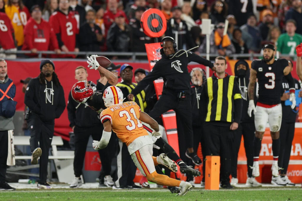 Bucs Sign Wr From Nfc South Rival 2 Bucs Wr David Sills V - Photo By: Nathan Ray Seebeck - Imagn Images