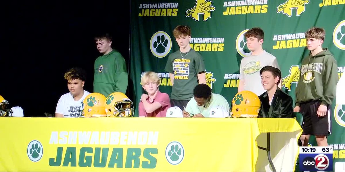 Ashwaubenon High School football team hosts Draft Night for incoming freshmen