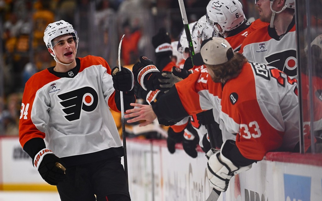 Flyers take first game from Penguins in NHL playoffs with stifling defense