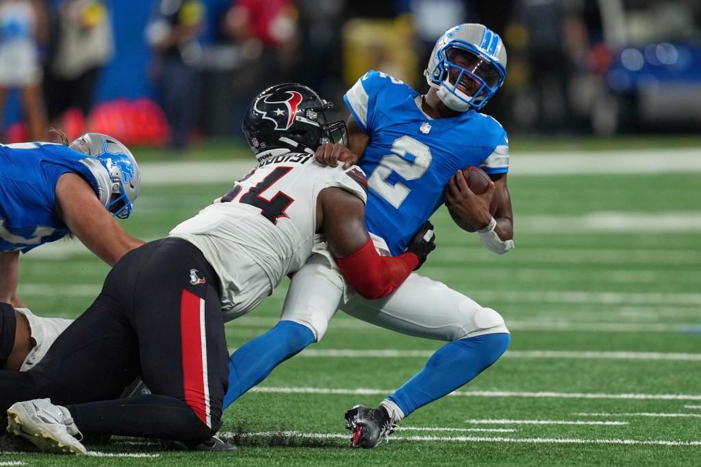 Tampa Bay Bucs sign ex-Texans DL Haggai Ndubuisi to 1-year deal