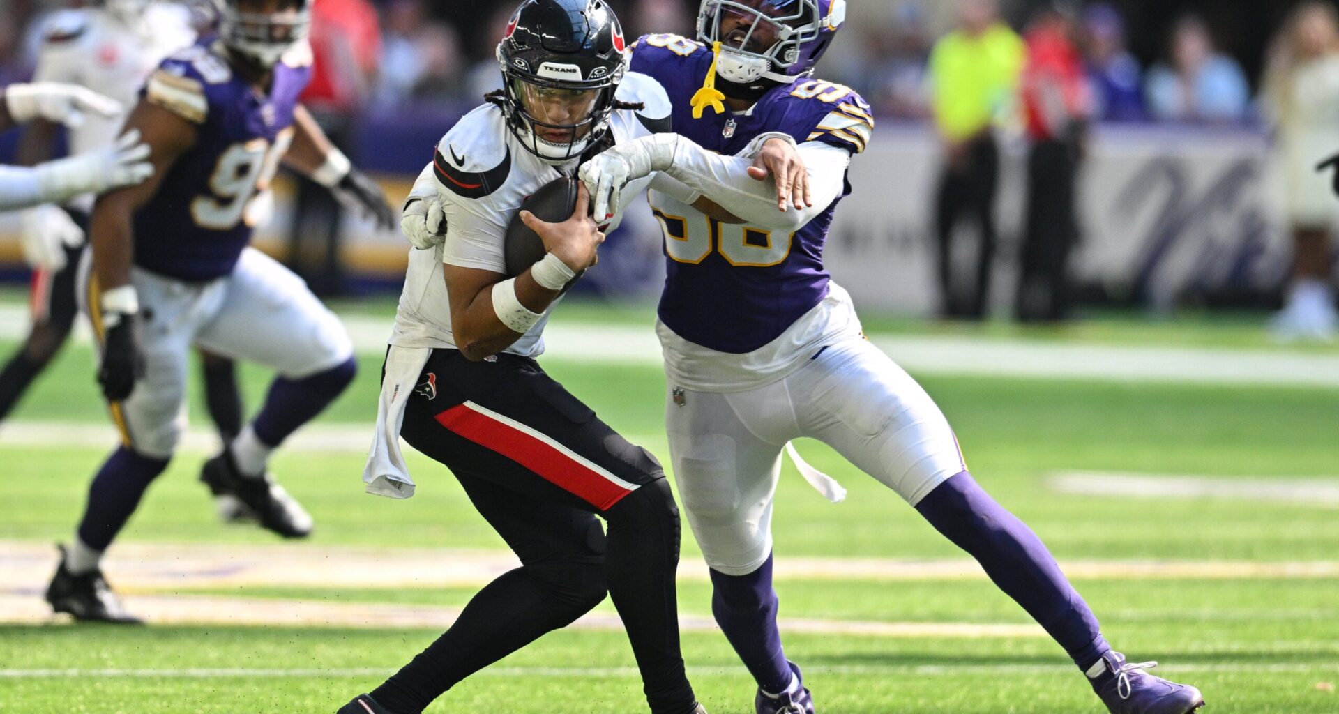 NFL Insider Offers Up Zesty Update for the Vikings' Trade Rumor