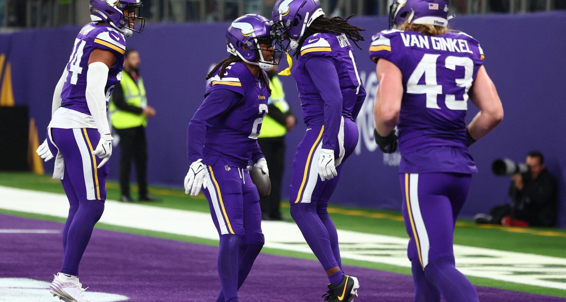 Ex-Viking and 5-Time Pro Bowler Calls It Quits