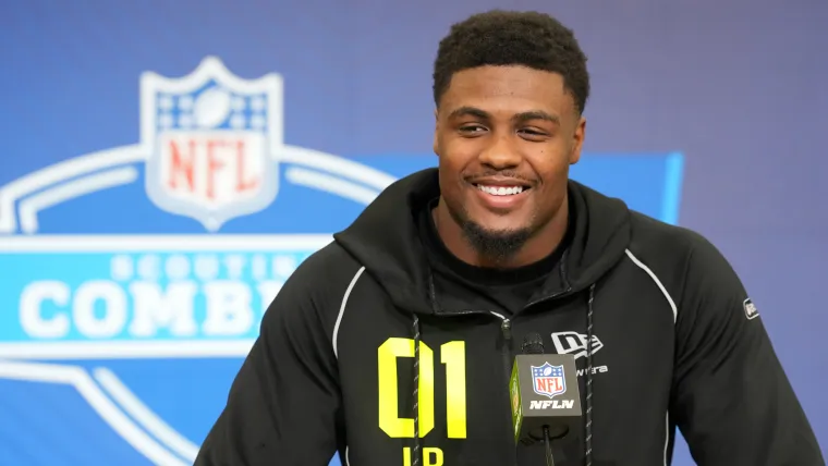 Why Patriots Insider's Surprising First Round Pick Prediction Makes Ton Of Sense image