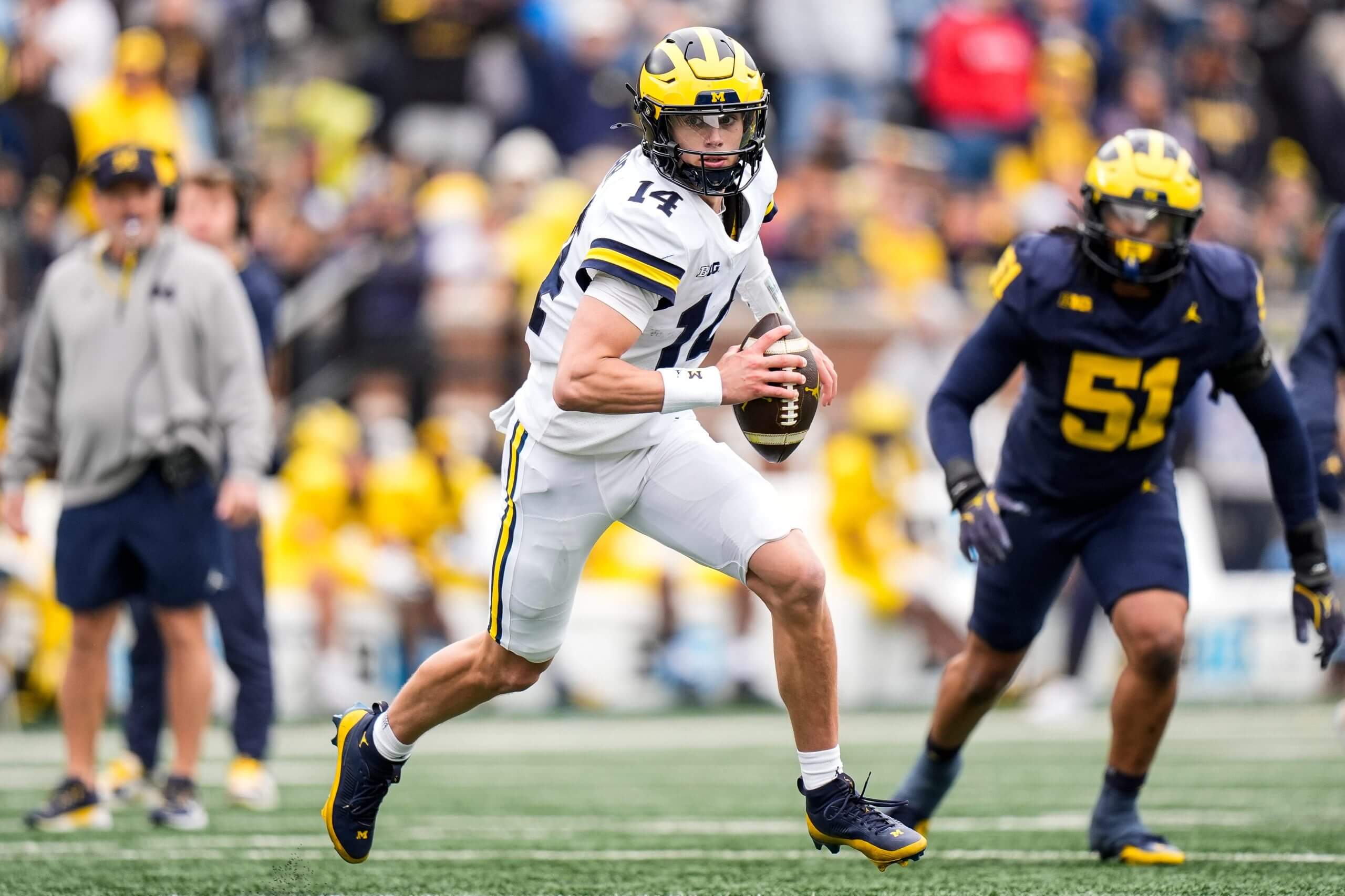 Tommy Carr runs the ball.