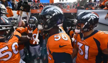 Two Broncos legends want to finish their careers in Denver image