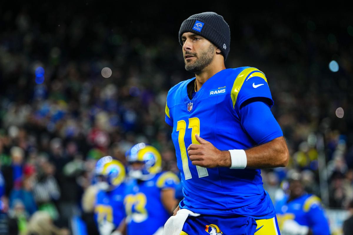 Jimmy Garoppolo ‘weighing a few options’ as Kirk Cousins free agency domino falls