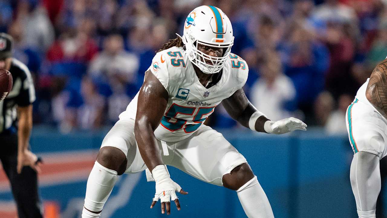 Dolphins' Aaron Brewer admits he was 'shook' by Jaylen Waddle trade: 'What are we doing?'