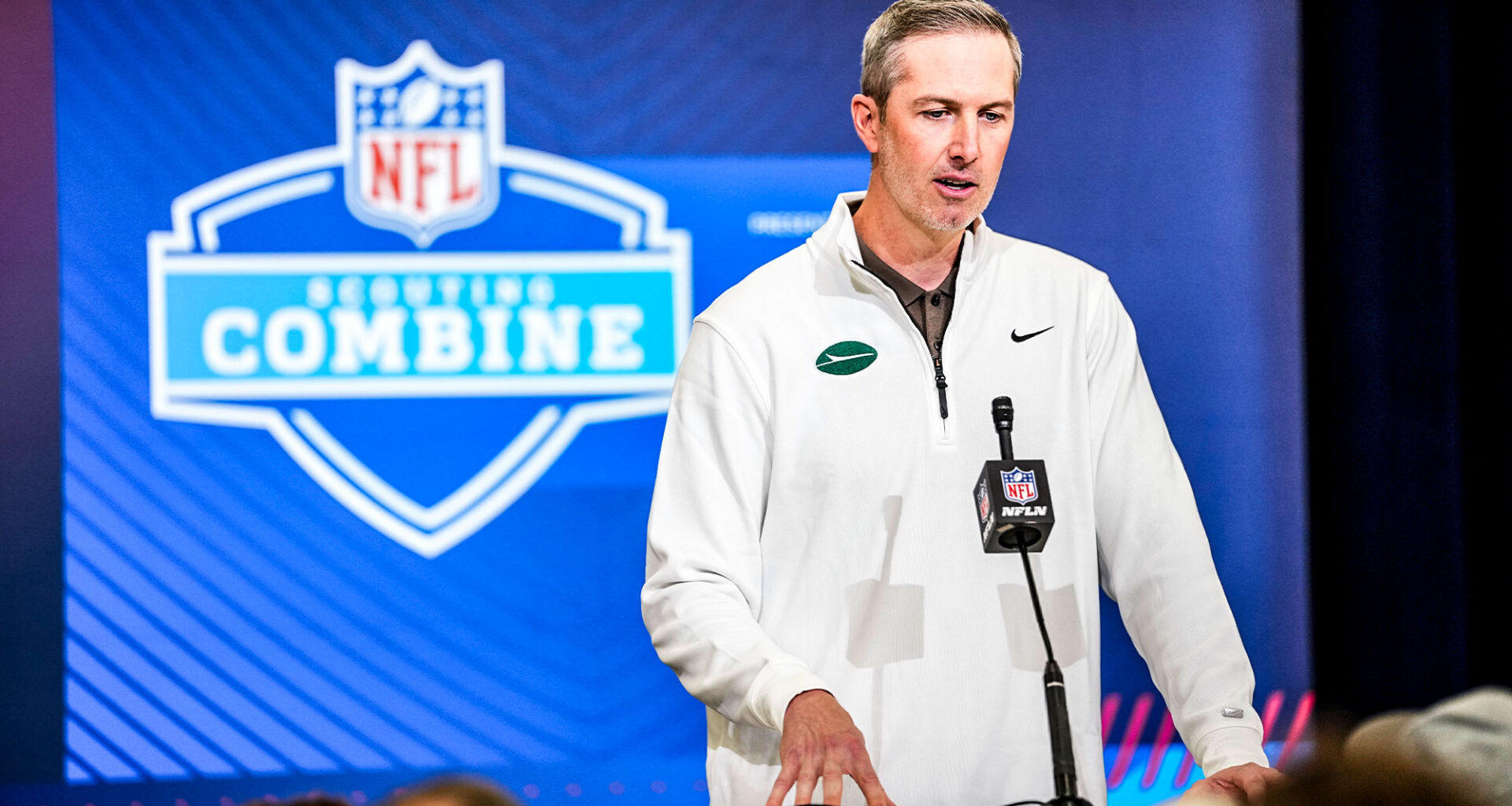 Jets GM explains canceled top-30 visit with David Bailey