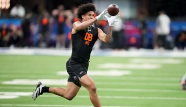 Report: Steelers Bringing Big Name Wide Receiver In For A Visit (Steelers News)