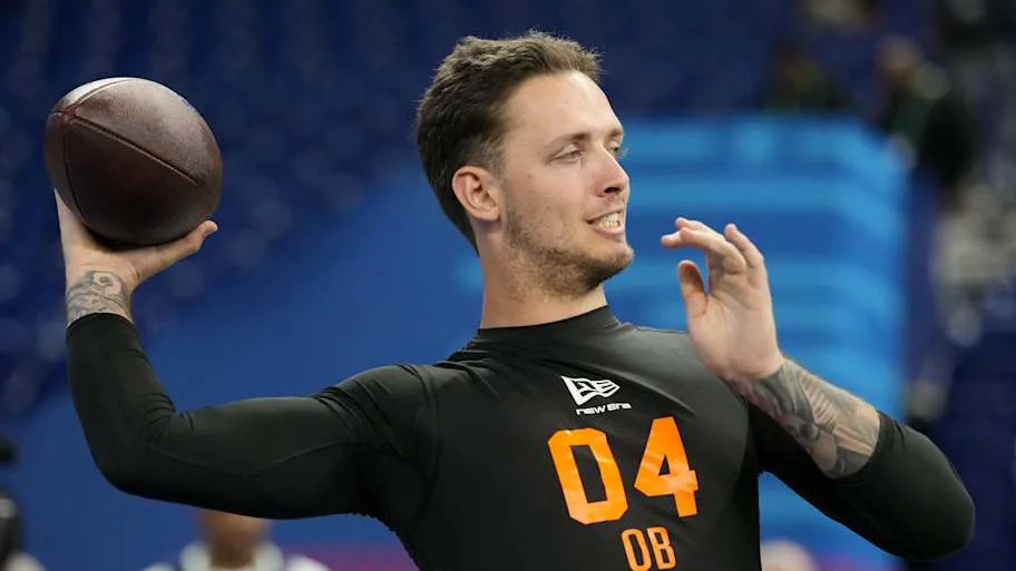 Arizona Cardinals quarterback Carson Bec