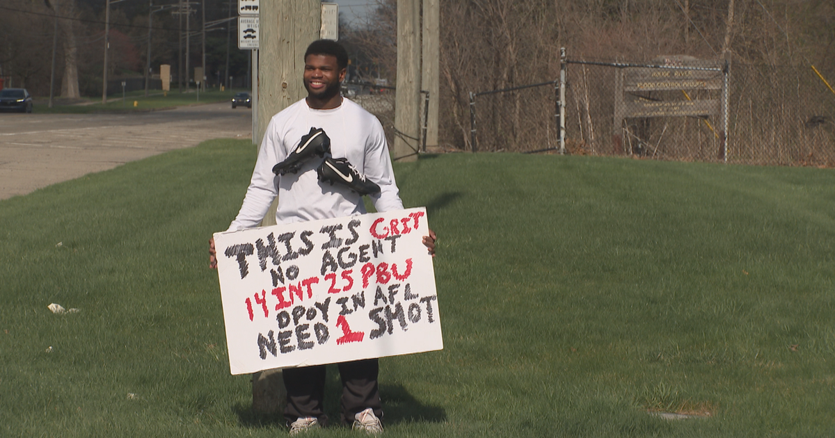 Former Eastern Michigan football player stands outside Lions facility, asks for chance on the field