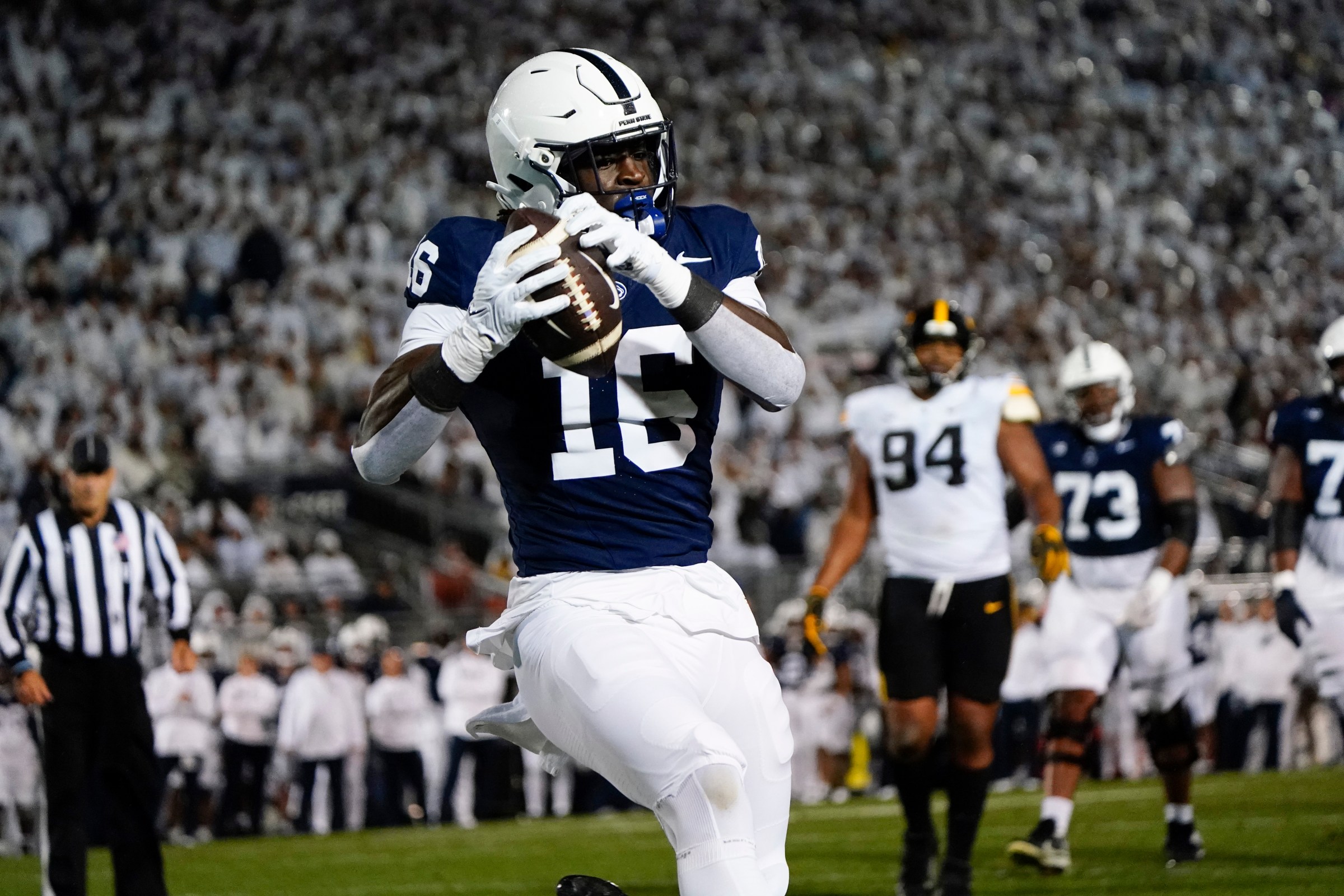 UNIVERSITY PARK, PA - SEPTEMBER 23: Penn State Nittany Lions Tight End Khalil Dinkins (16) makes a catch for a touchdown during the first half of the College Football game between the Iowa Hawkeyes and Penn State Nittany Lions on September 23,2023, at Beaver Stadium in University Park, PA. (Photo by Gregory Fisher/Icon Sportswire via Getty Images)
