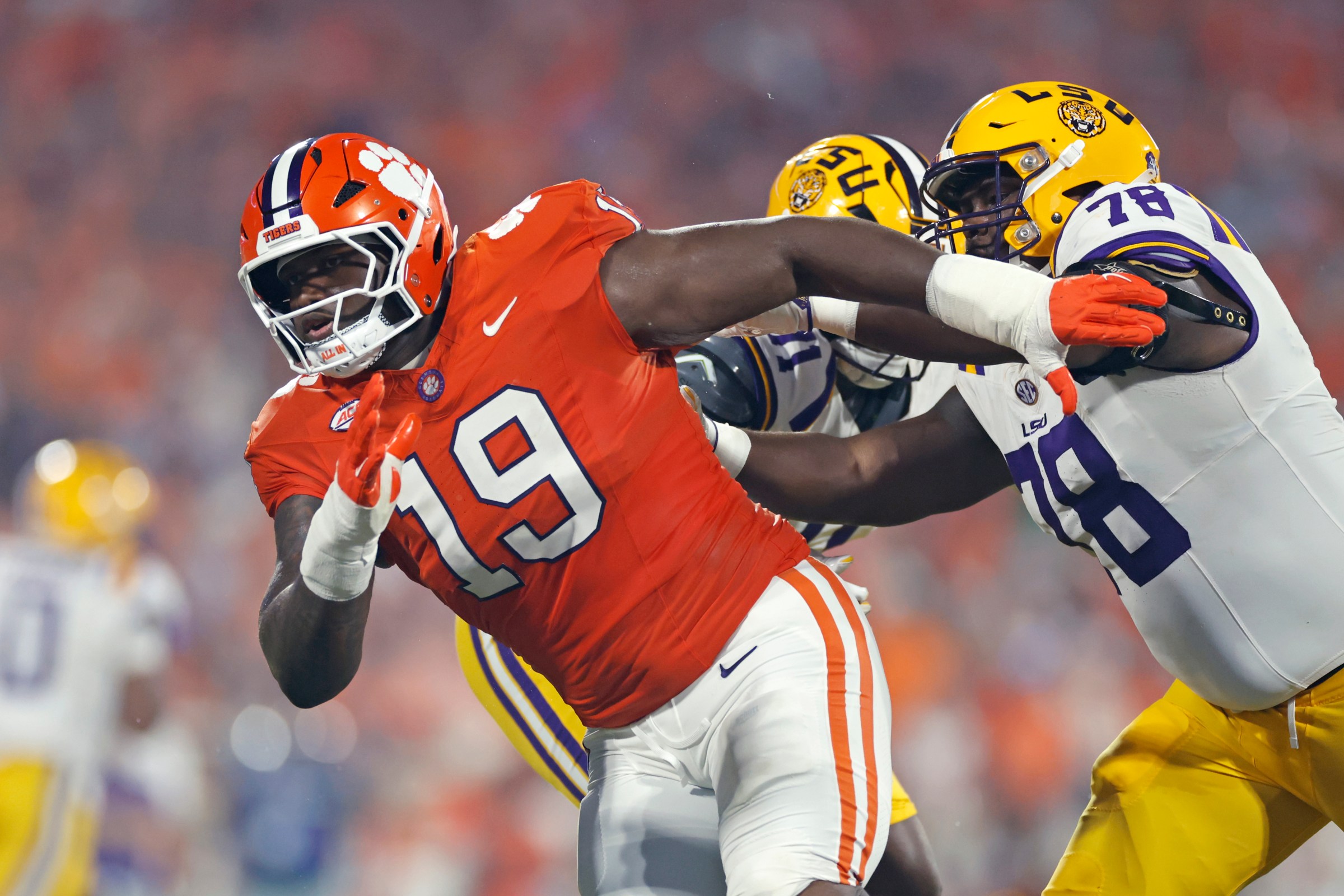 CLEMSON, SC - AUGUST 30: DeMonte Capehart #19 of the Clemson Tigers pursues a play on defense while blocked by Coen Echols #78 of the LSU Tigers during a college football game on August 30, 2025 at Memorial Stadium in Clemson, South Carolina. (Photo by Joe Robbins/Icon Sportswire via Getty Images)