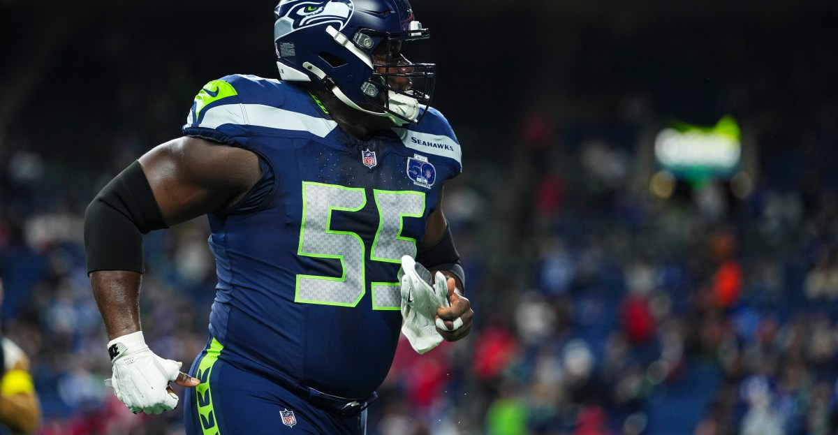 ESPN’s Brady Henderson ‘wouldn’t be surprised’ if Seahawks traded Olu Oluwatimi for draft pick