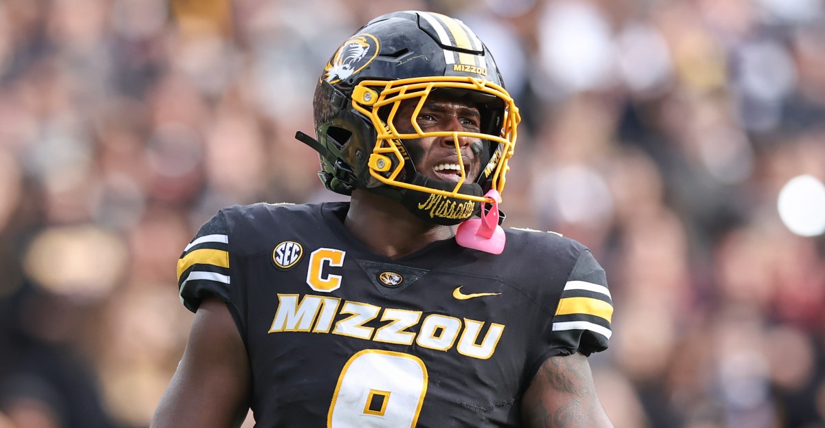 2026 NFL Mock Draft: Chicago Bears choose edge defender
