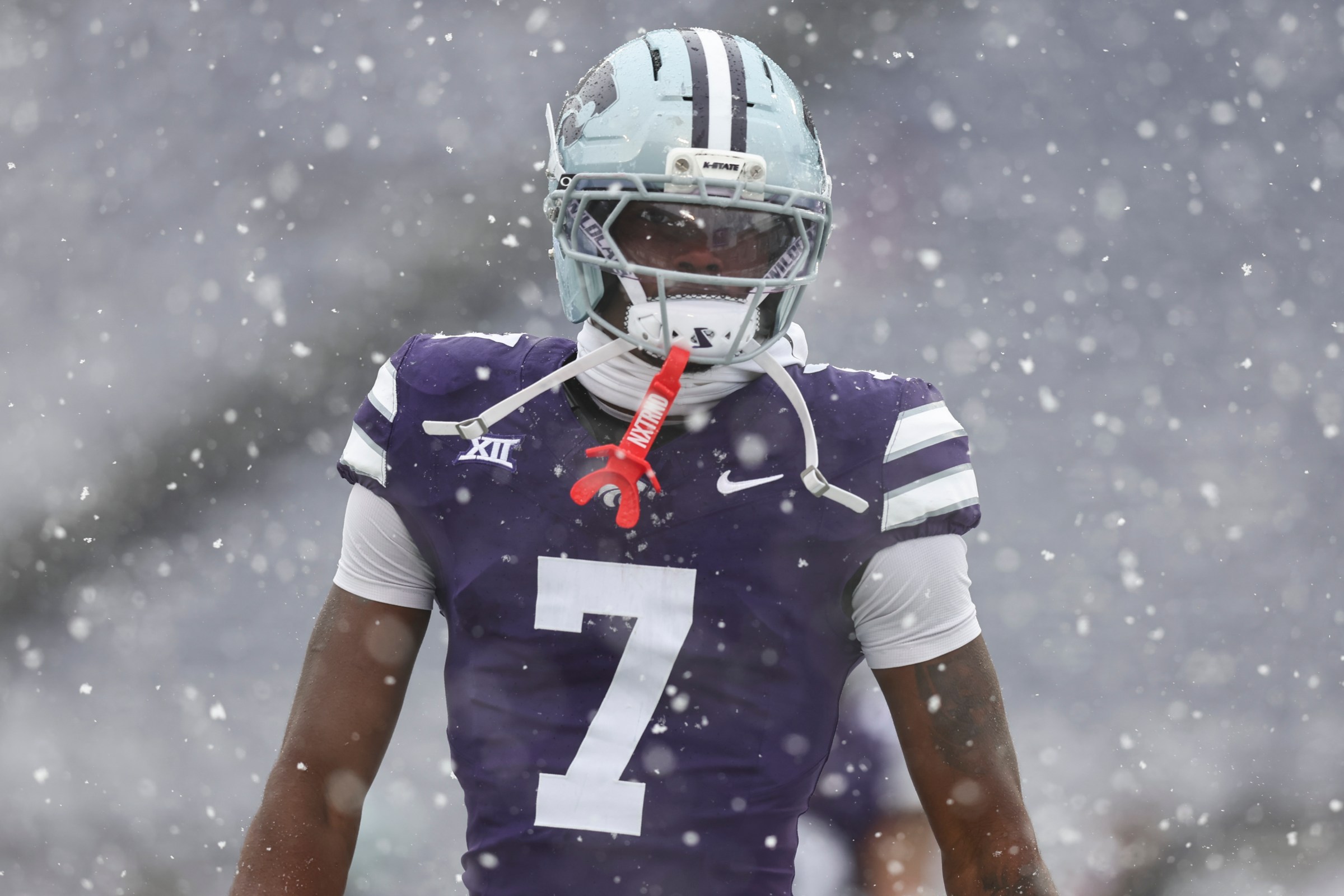 MANHATTAN, KS - NOVEMBER 29: Kansas State Wildcats safety Vj Payne (7) in the snow before a Big 12 football game between the Colorado Buffaloes and Kansas State Wildcats on November 29, 2025 at Bill Snyder Family Stadium in Manhattan, KS. (Photo by Scott Winters/Icon Sportswire via Getty Images)
