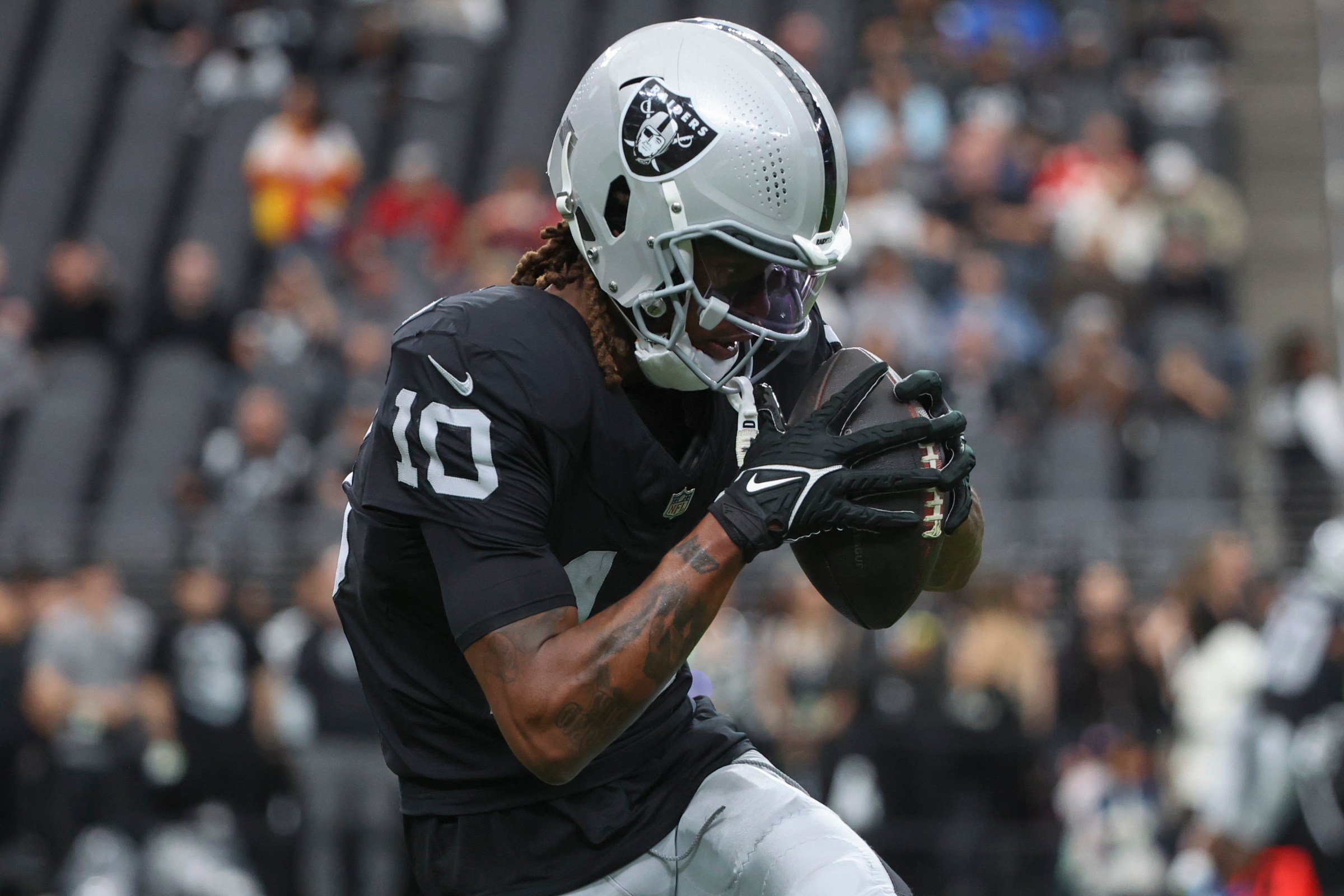 LAS VEGAS, NEVADA - JANUARY 04: Dont’e Thornton Jr. #10 of the Las Vegas Raiders warms up prior to a game against the Kansas City Chiefs at Allegiant Stadium on January 04, 2026 in Las Vegas, Nevada. (Photo by Ian Maule/Getty Images)