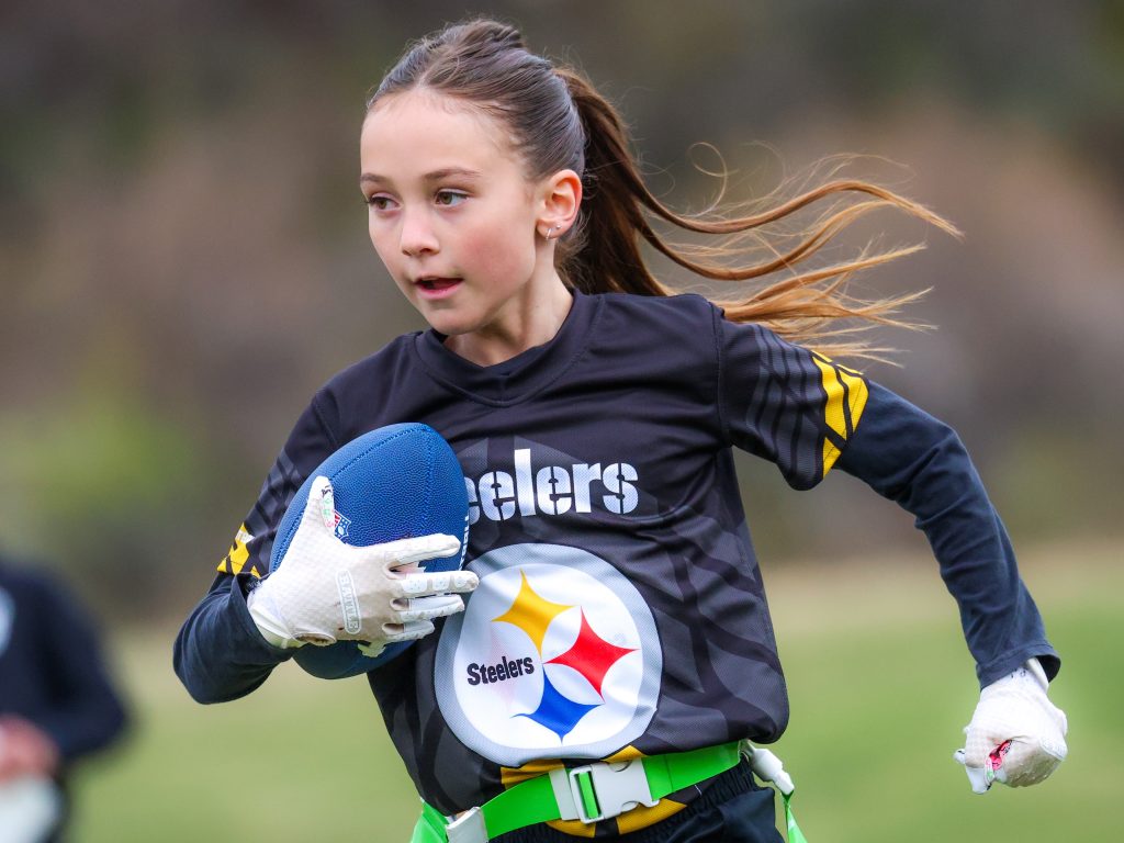 First all-girls flag football game in Roaring Fork Valley played between Aspen and Glenwood Springs