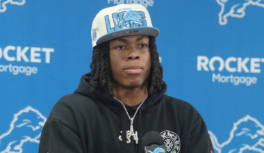 Jahmyr Gibbs at a press conference