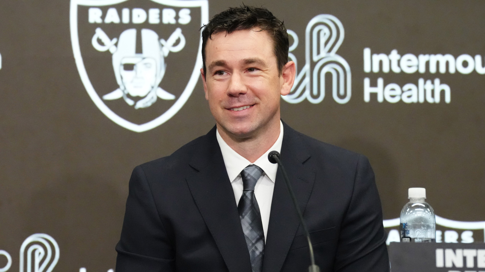 Kubiak reflects on failed Ravens trade, having Crosby back with Raiders